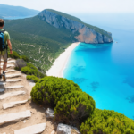 découvrez notre guide complet pour randonner jusqu'au sommet de la presqu’île de la rondinara et profiter de vues panoramiques à couper le souffle. parfait pour les amoureux de nature et d'aventure.
